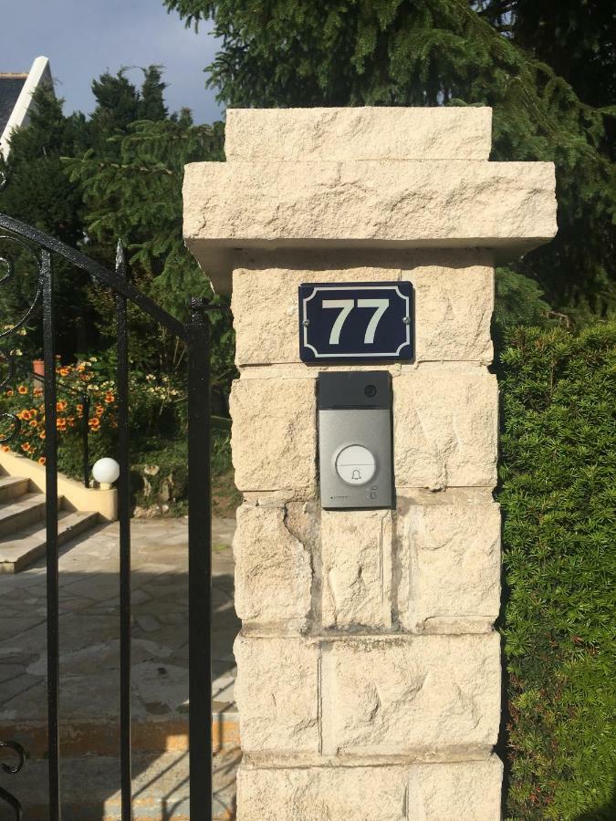 La Tour De Saint Cyr B&B 외부 사진