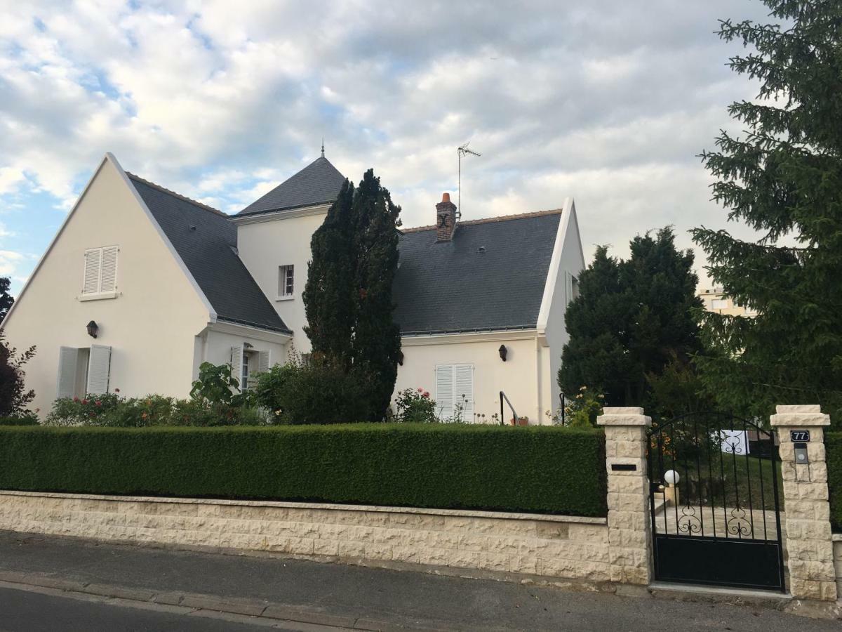La Tour De Saint Cyr B&B 외부 사진